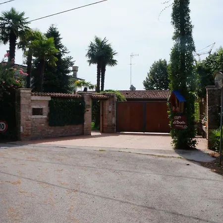 La Brigata Orange House Holiday home